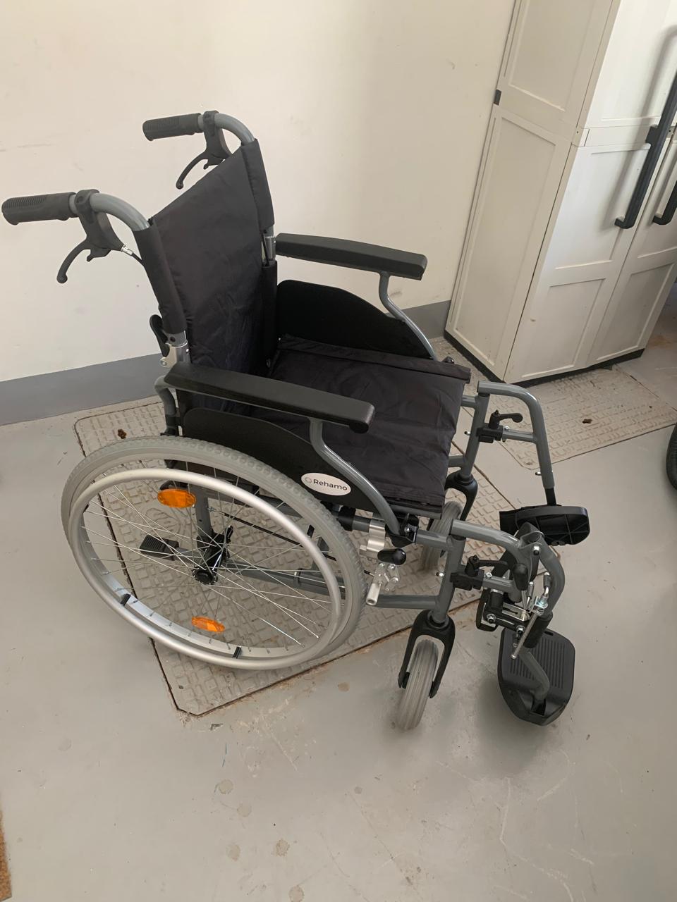 Wheel Chair with Leg Extension - Used Few Times